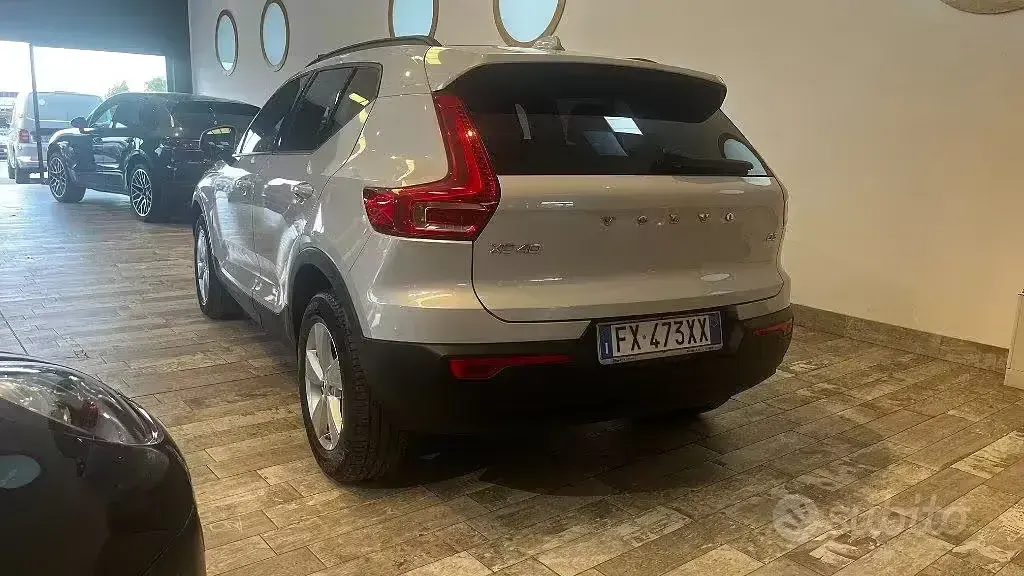 Usata Volvo XC40 Business Edition 150 CV (110 kW) 2019 Azzurro SUV