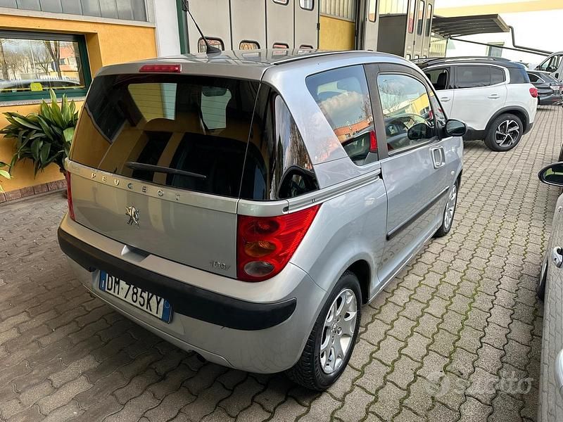 Usata Peugeot 1007 68 CV (50 kW) 2007 Grigio Monovolume