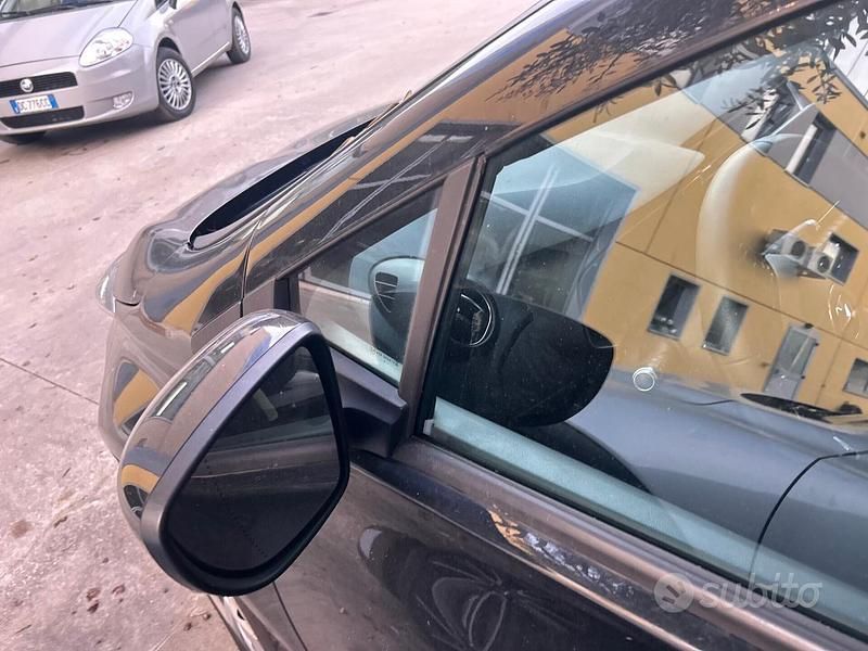 Usata Renault Zoe Life 67 kW (92 CV) 2019 Marrone Utilitaria