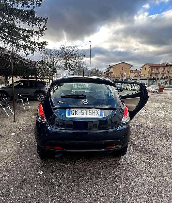 Usata Lancia Ypsilon Gold 80 CV (58 kW) 2015 Utilitaria