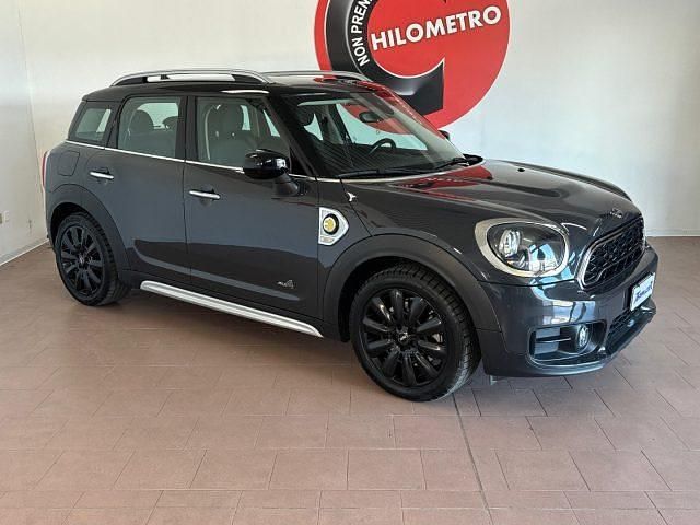 Usata Mini Countryman Business 135 CV (99 kW) 2020 Grigio SUV