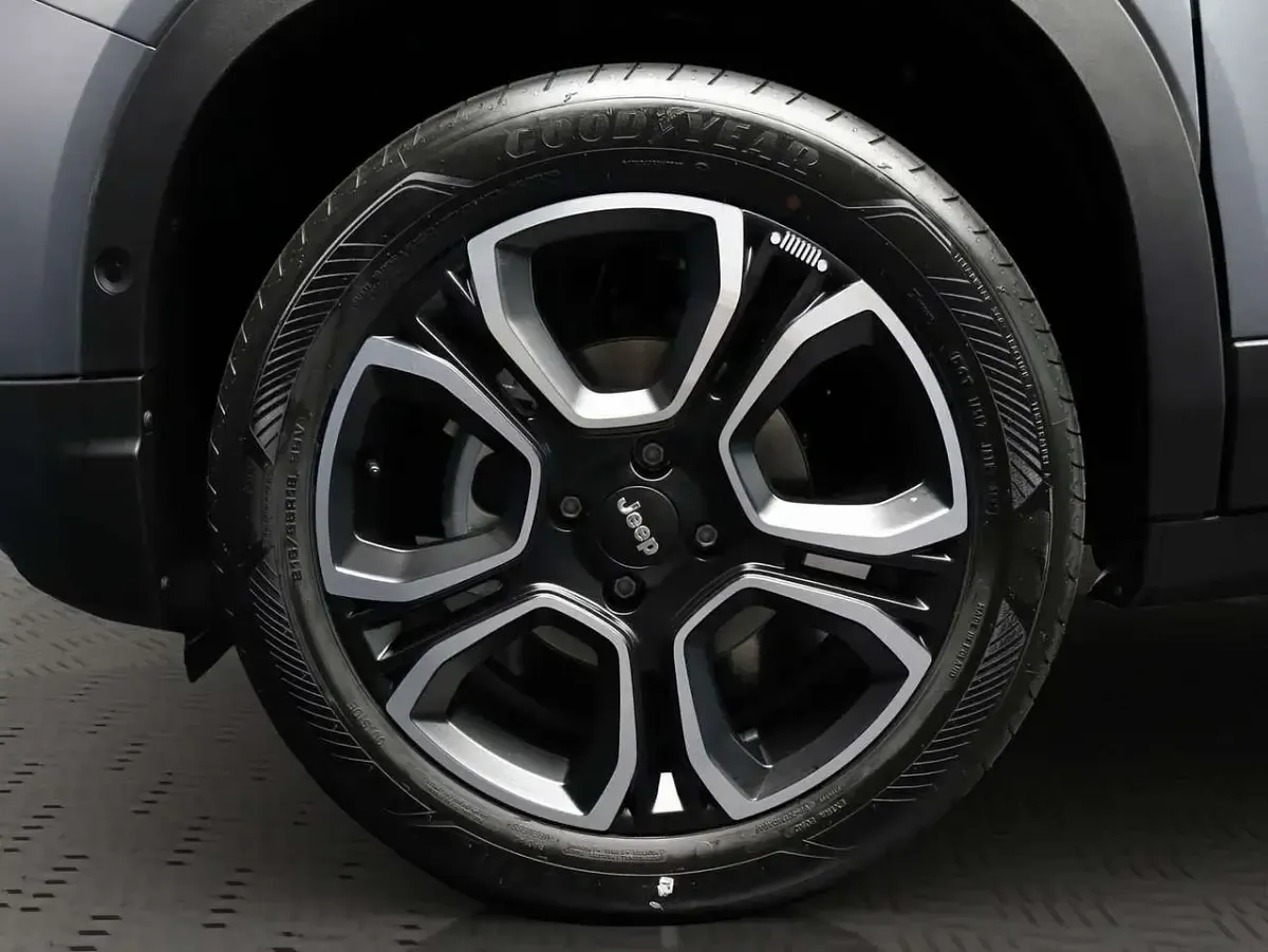 Nuova Jeep Avenger Summit 101 CV (74 kW) 2025 Grigio SUV