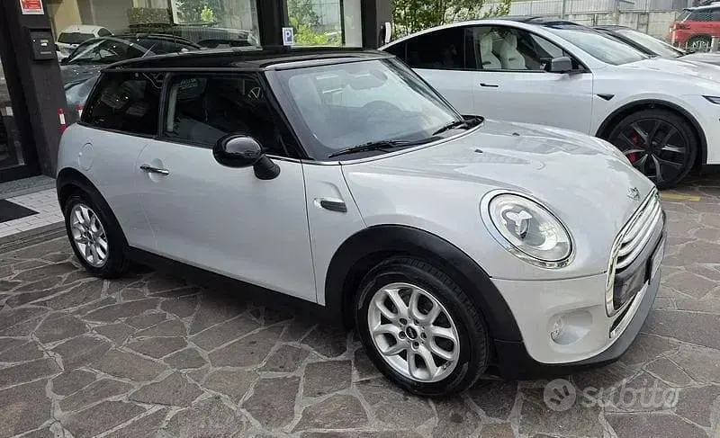 Usata Mini Cooper D 116 CV (85 kW) 2015 Grigio Utilitaria