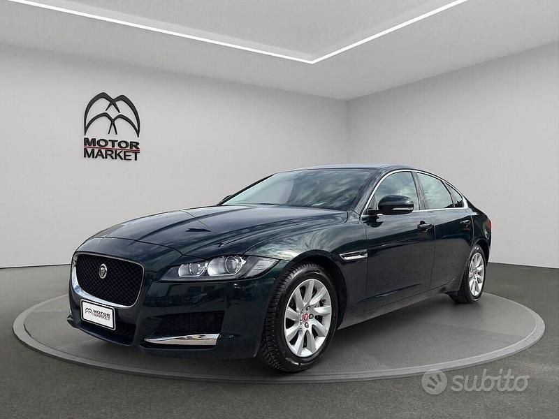 Usata Jaguar XF Prestige 180 CV (132 kW) 2017 Verde Berlina