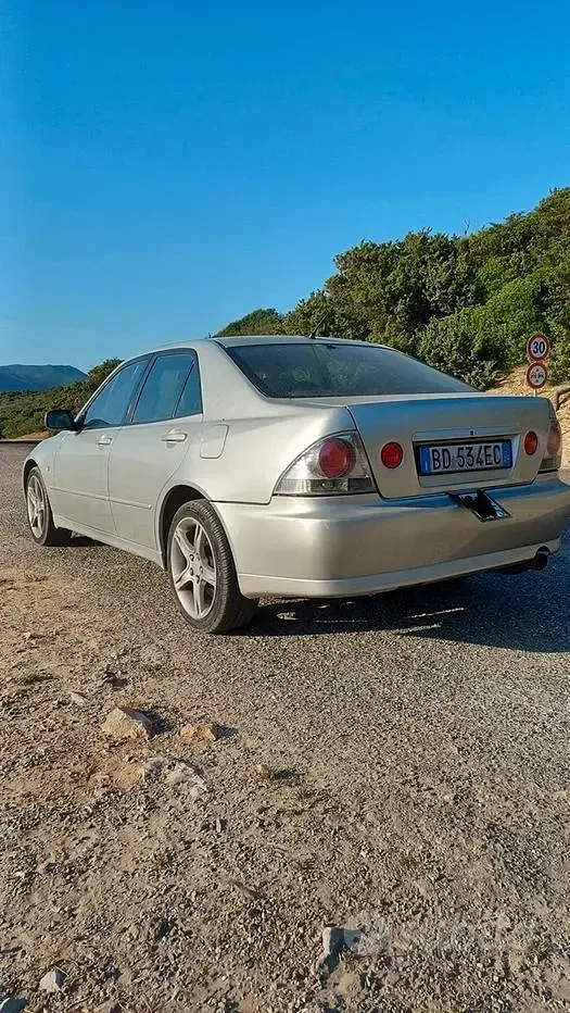 Usata Lexus IS200 155 CV (114 kW) 1999 Grigio Berlina