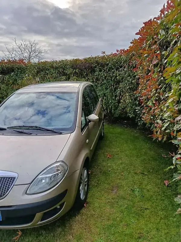 Usata Lancia Musa 69 CV (50 kW) 2005 Monovolume