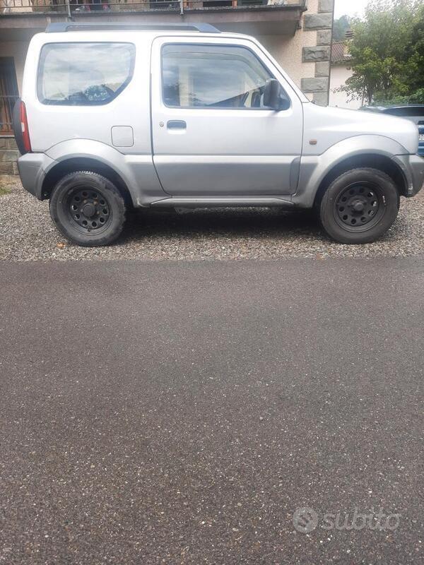 Usato 2003 Suzuki Jimny 1.3 Benzin 82 CV (6.000 €)