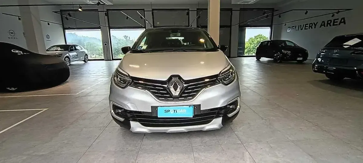Usata Renault Captur 90 CV (66 kW) 2019 Argento SUV