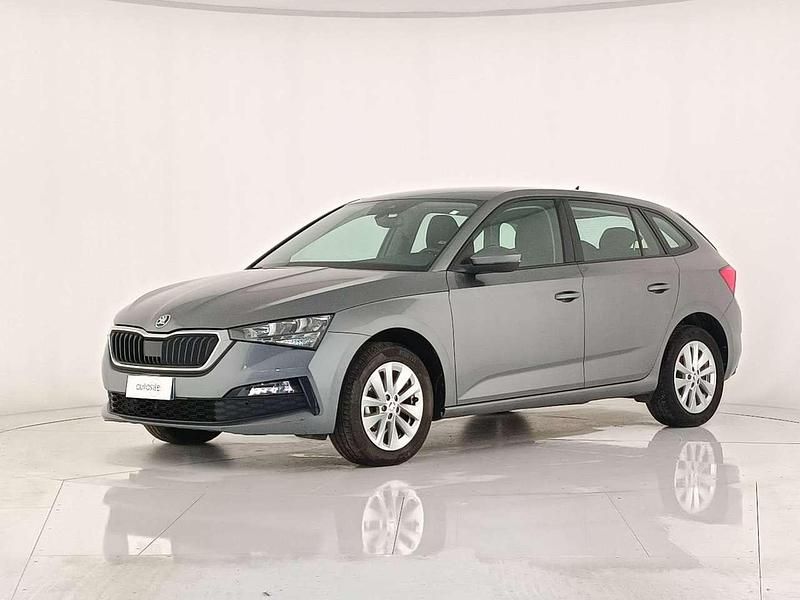 Usata Skoda Scala Ambition 95 CV (69 kW) 2023 Grigio scuro met Utilitaria