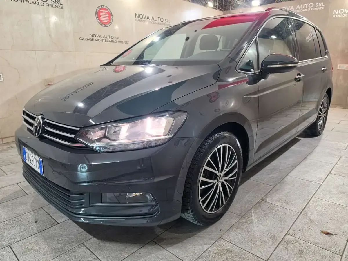 Usata VW Touran Executive 150 CV (110 kW) 2021 Grigio Monovolume