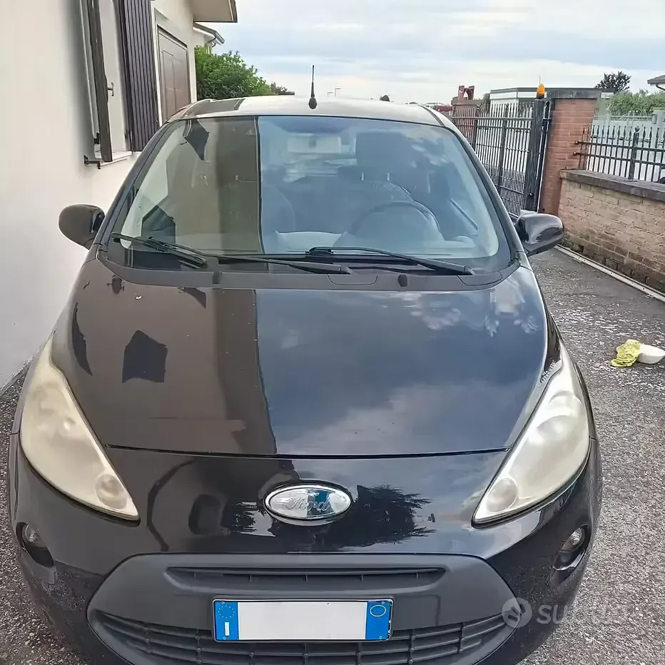 Usata Ford Ka 69 CV (50 kW) 2010 Nero Utilitaria