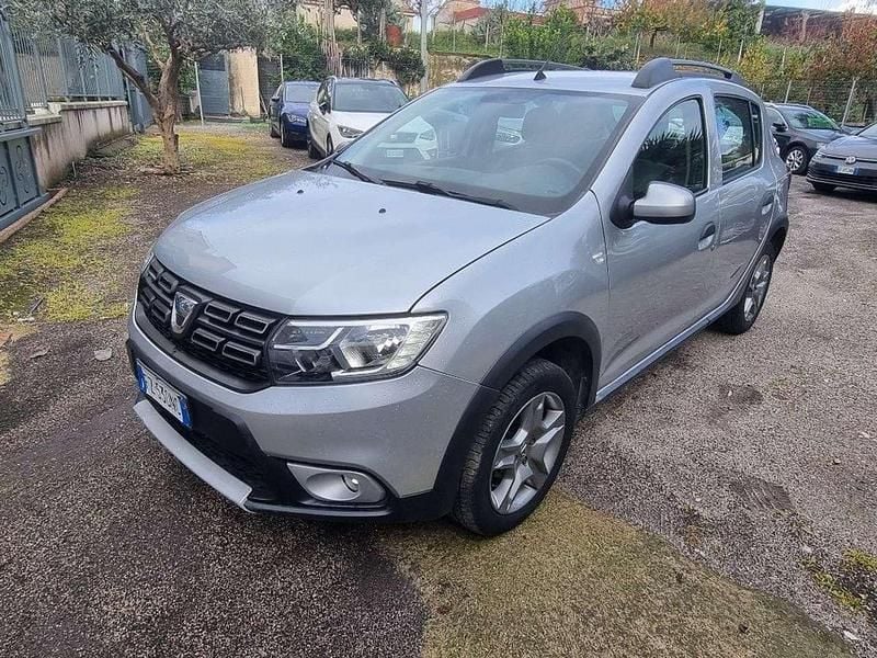 Usata Dacia Sandero Stepway 95 CV (69 kW) 2020 Argento Berlina