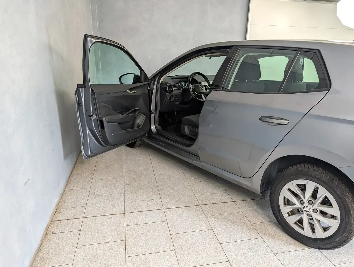 Usata Skoda Fabia Ambition 80 CV (58 kW) 2023 Grigio Utilitaria
