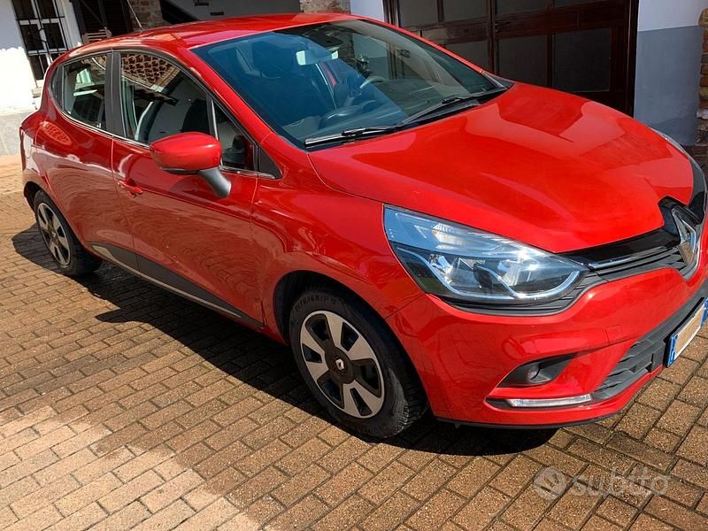 Usata Renault Clio IV Zen 90 CV (66 kW) 2018 Rosso Utilitaria
