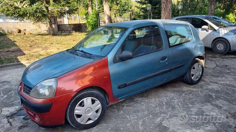 Usata Renault Clio II 65 CV (47 kW) 2003 Utilitaria