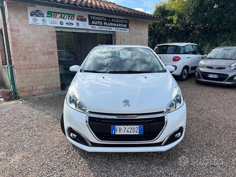 Usata Peugeot 208 Allure 82 CV (60 kW) 2018 Bianco Utilitaria