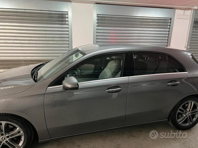 Usata Mercedes A180 Business 136 CV (100 kW) 2019 Grigio Berlina