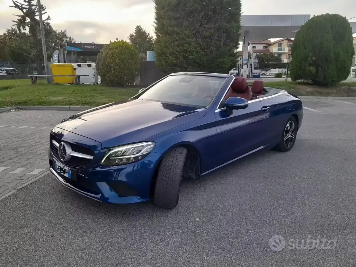 Usata Mercedes C220 Premium Plus 194 CV (142 kW) 2021 Blu Cabrio