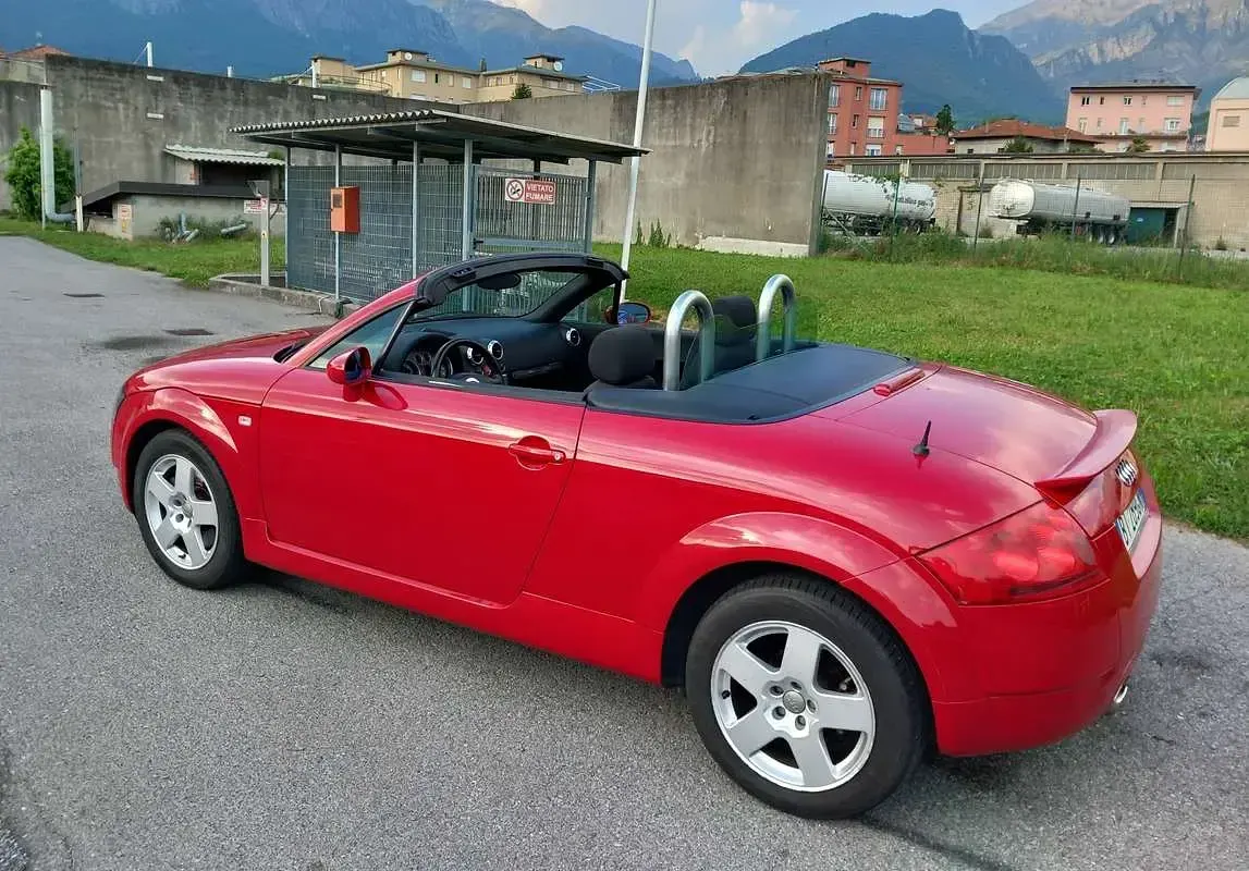 Usata Audi TT Roadster 150 CV (110 kW) 2001 Rosso Cabrio