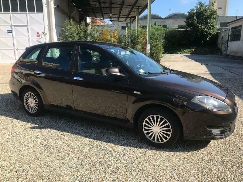 Usato 2009 Fiat Croma 1.9 Diesel 120 CV (1.900 €) 10091 Alpignano (Torino) AutoUncle Usato 2009 Fiat Croma 1.9 Diesel 120 CV (1.900 €) 10091 Alpignano (Torino) AutoUncle