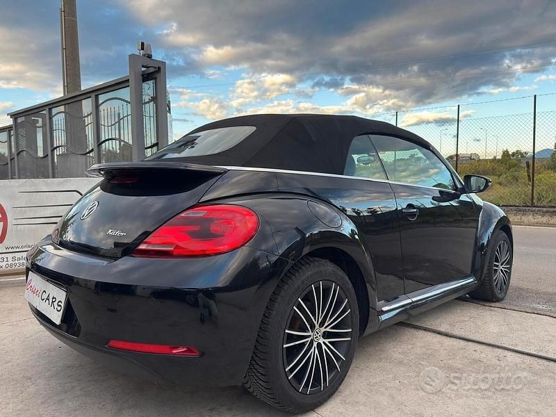 Usata VW Beetle Cabriolet Sport 150 CV (110 kW) 2015 Nero Cabrio