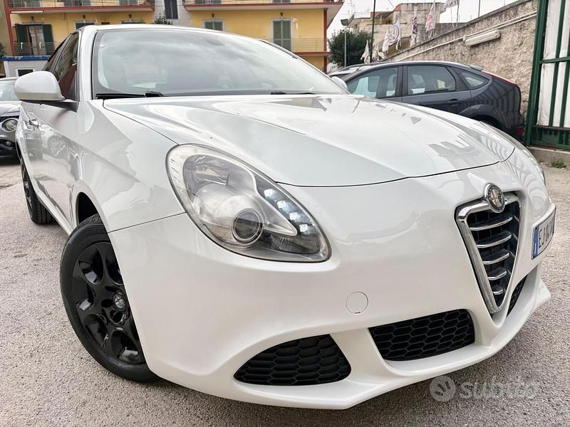 Usata Alfa Romeo Giulietta 105 CV (77 kW) 2011 Bianco Utilitaria