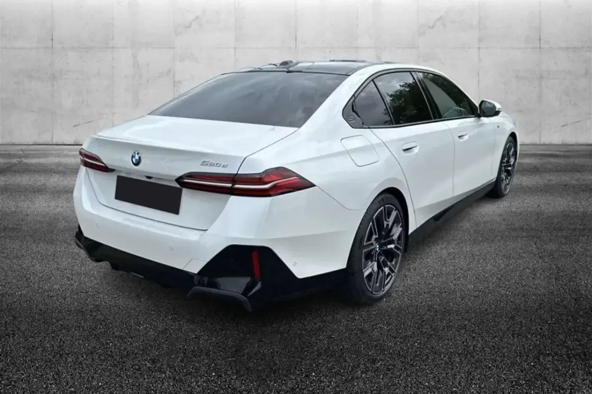 Usata BMW 520 M Sport 197 CV (144 kW) 2025 Bianco Berlina