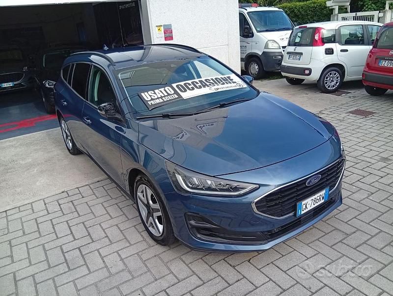 Usata Ford Focus Active 116 CV (85 kW) 2022 Blu Station wagon