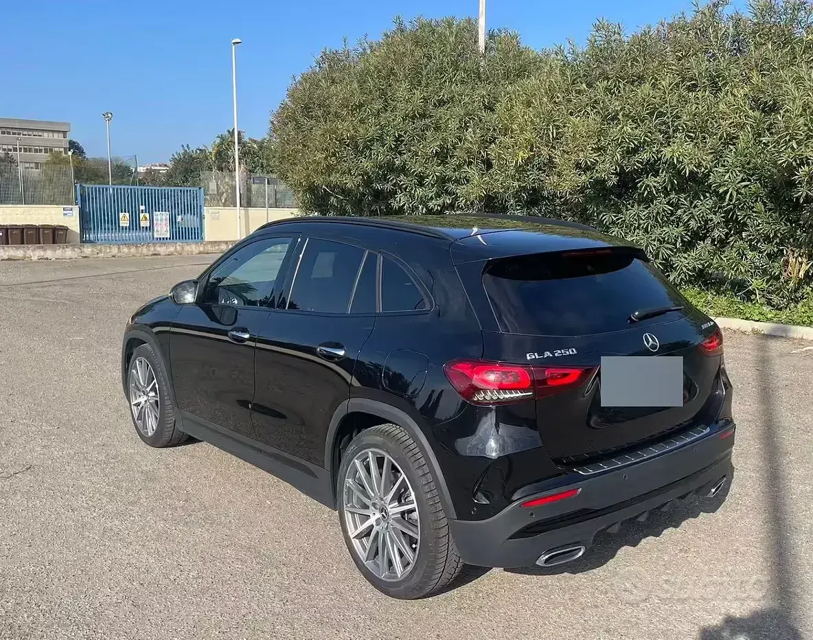 Usata Mercedes GLA250 AMG Line Premium 224 CV (164 kW) 2023 Nero SUV