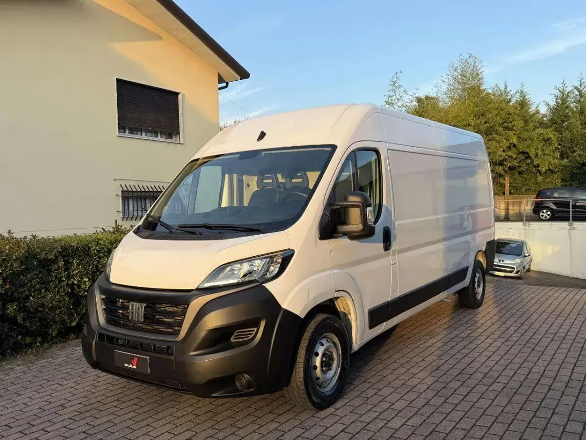 Usata Fiat Ducato 140 CV (102 kW) 2023 Bianco Furgone