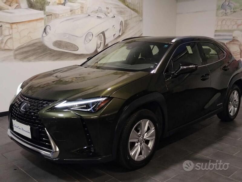 Usata Lexus UX 250h Business Edition 184 CV (135 kW) 2021 Lilla SUV