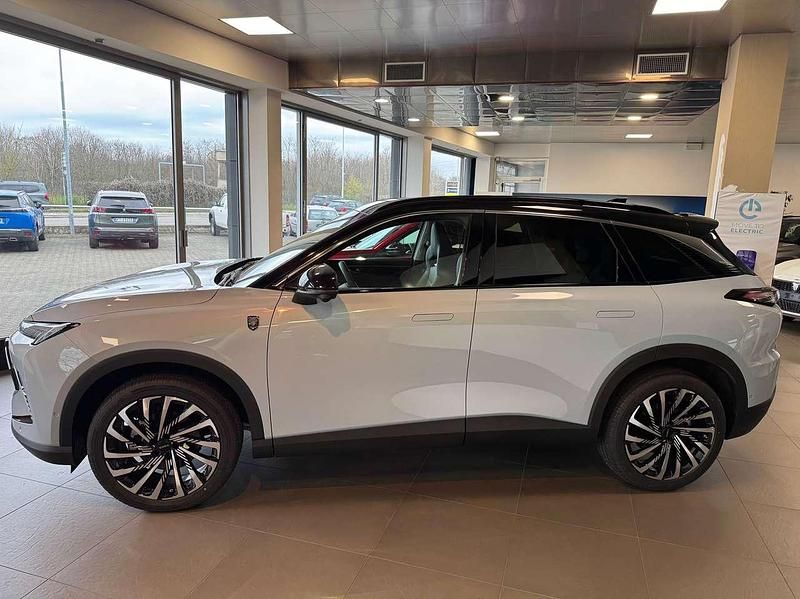 Ny Tiger Six 177 HK (130 kW) 2026 Silver SUV