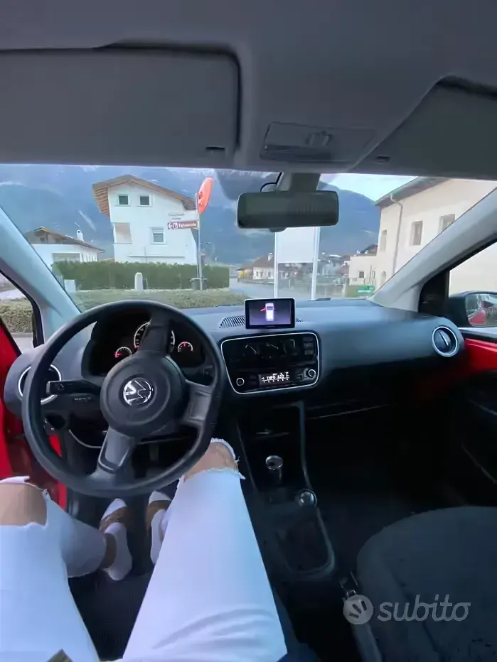 Usata VW up! 60 CV (44 kW) 2025 Rosso Utilitaria