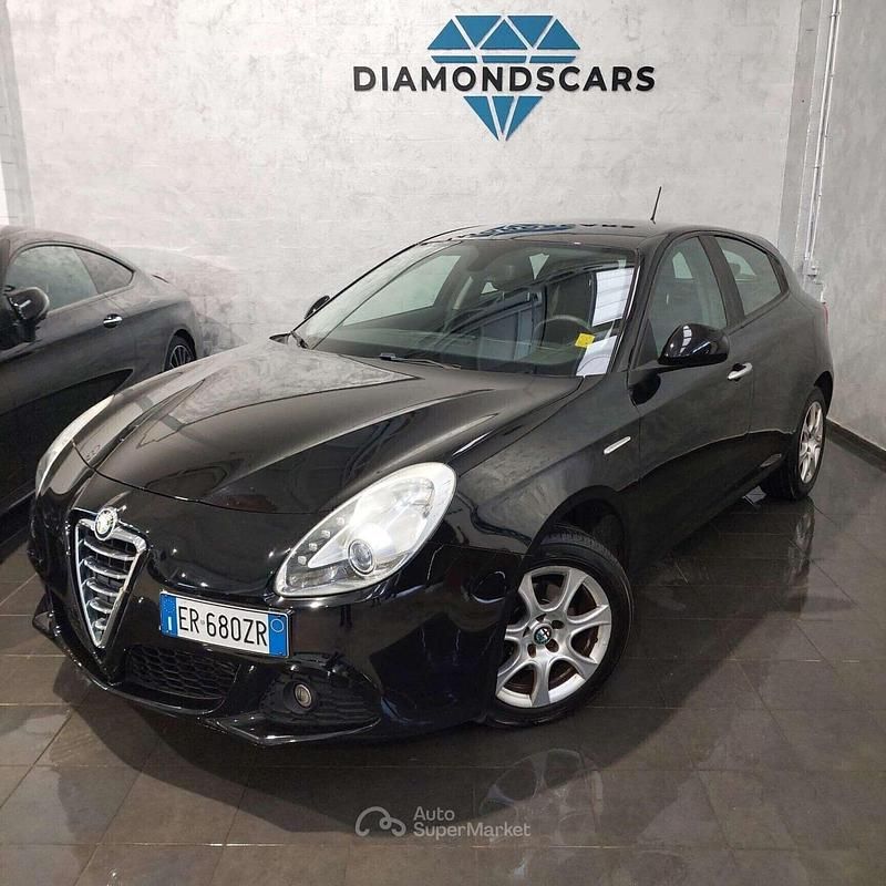 Nero Usata 2013 Alfa Romeo Giulietta Distinctive Due volumi | 4900 € (Buon prezzo) - Immagine 1/4
