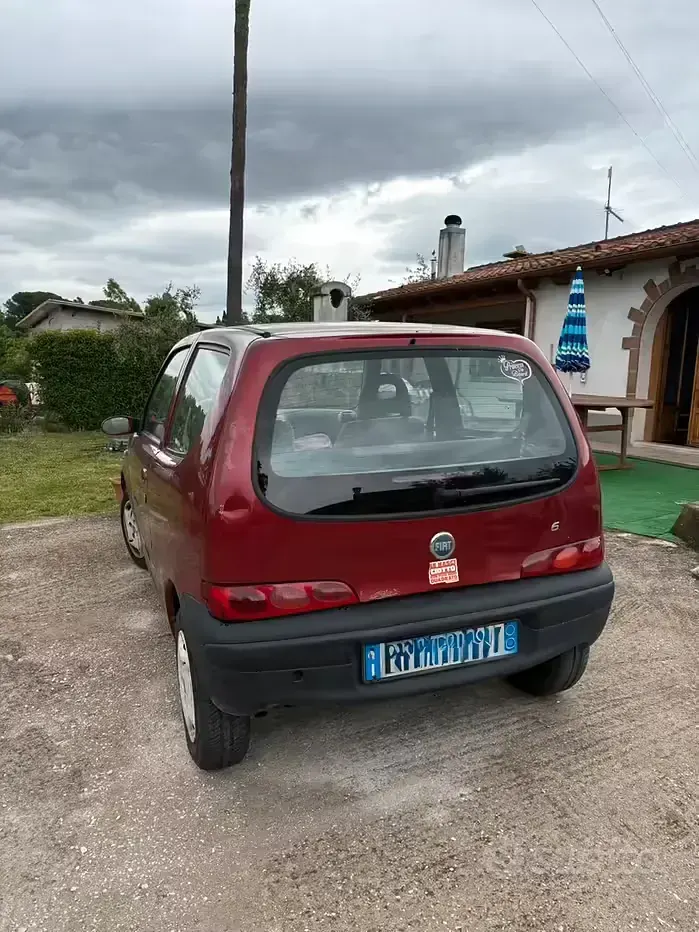 Käytetty Fiat 600 54 HP (39 kW) 2008 Punainen Viistoperä