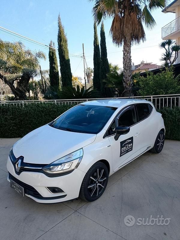 Bianco Usata 2018 Renault Clio IV Tre volumi | 7000 € (Buon prezzo) - Immagine 1/4