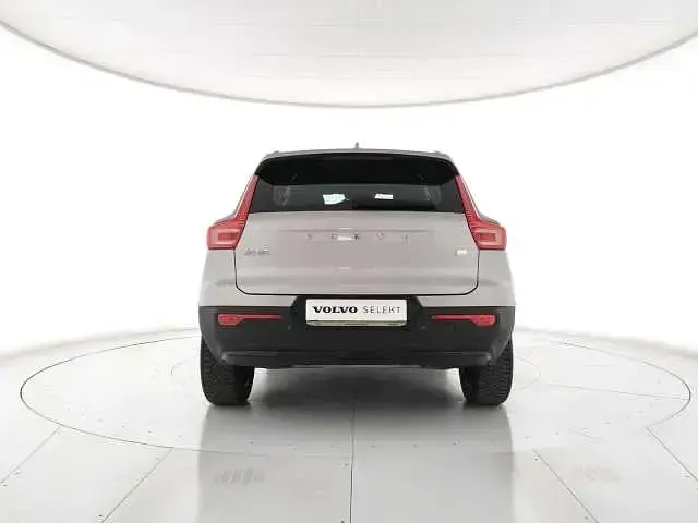 Usata Volvo XC40 Plus 129 CV (94 kW) 2023 Grigio SUV