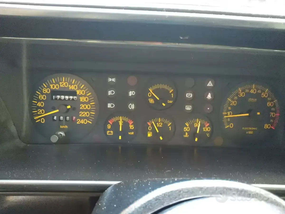 Usata Lancia Delta 140 CV (102 kW) 1990 Grigio Utilitaria
