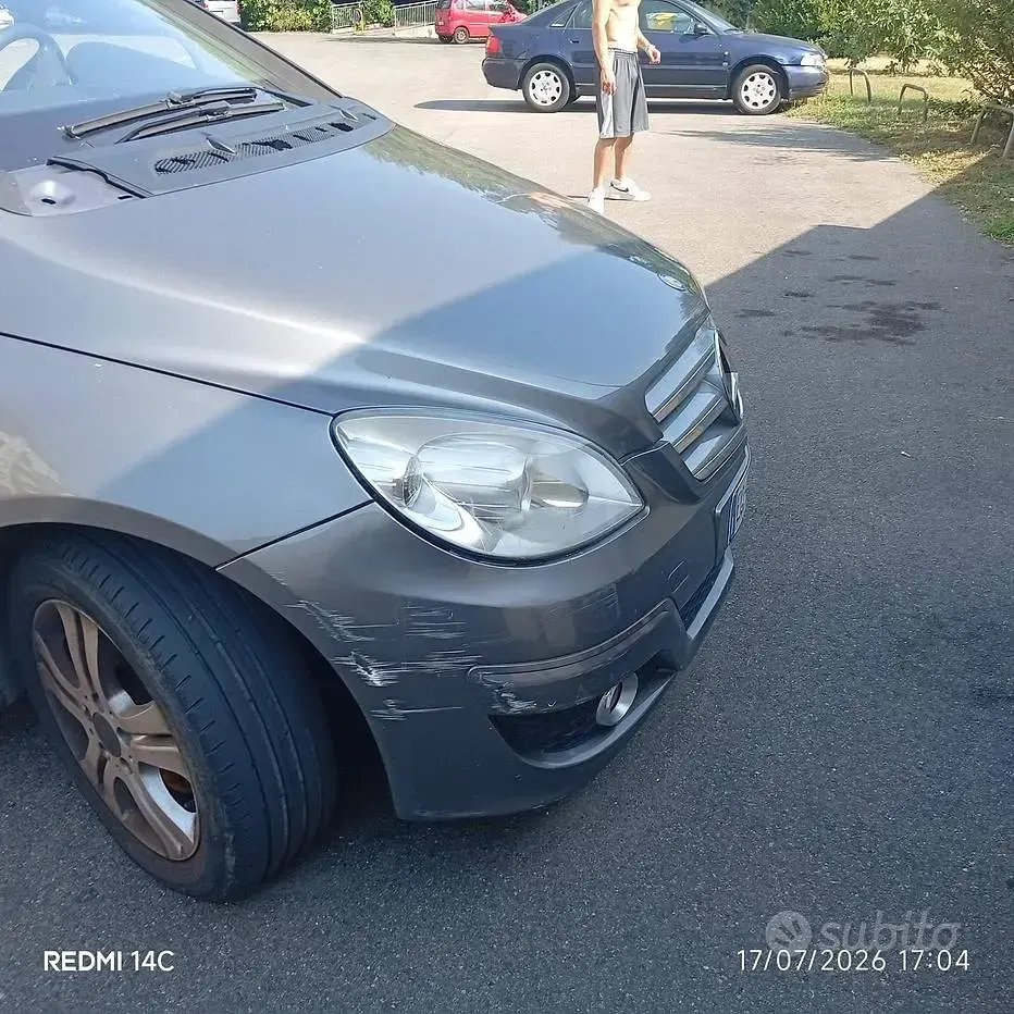 Usata Mercedes B180 60 CV (44 kW) 2010 Grigio Utilitaria