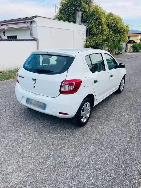 Usata Dacia Sandero Ambiance 75 CV (55 kW) 2014 Bianco Berlina