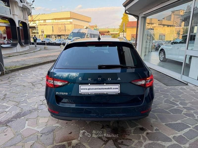 Usata Skoda Superb Executive 122 CV (89 kW) 2021 Blu/azzurro Station wagon