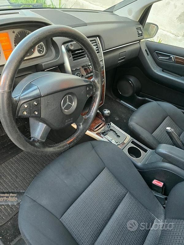 Begagnad Mercedes B200 140 HK (102 kW) 2007 Grå Minibuss