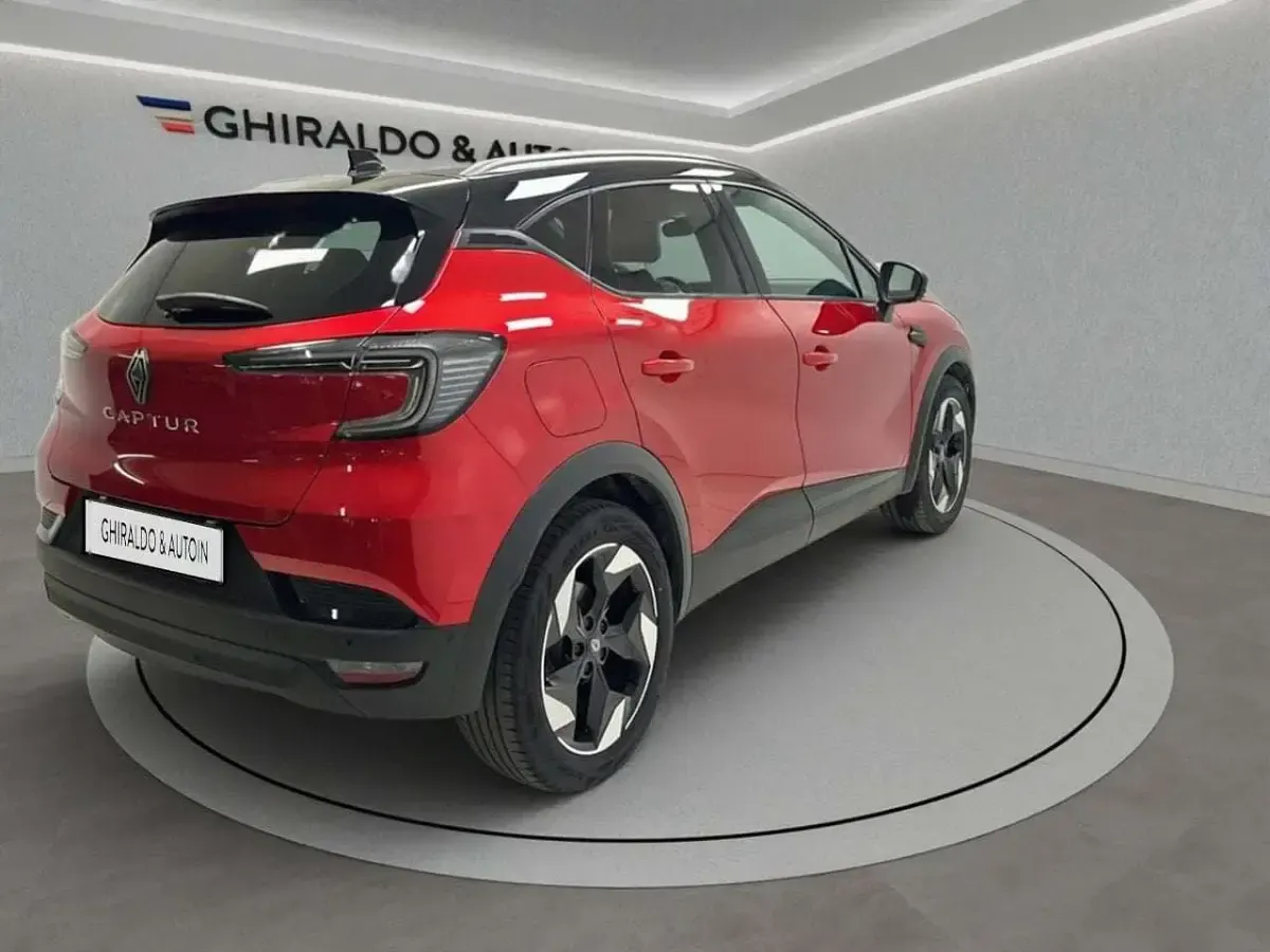 Usata Renault Captur Techno 101 CV (74 kW) 2025 Rosso SUV
