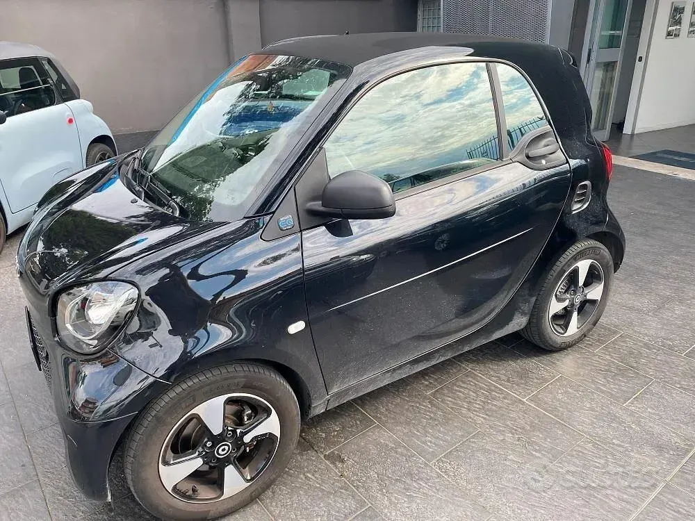 Usata Smart ForTwo Electric Drive Pulse 41 kW (56 CV) 2022 Nero Berlina