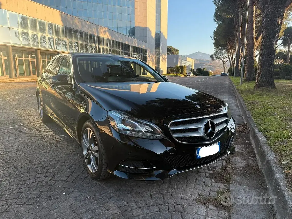 Usata Mercedes E220 170 CV (125 kW) 2014 Berlina