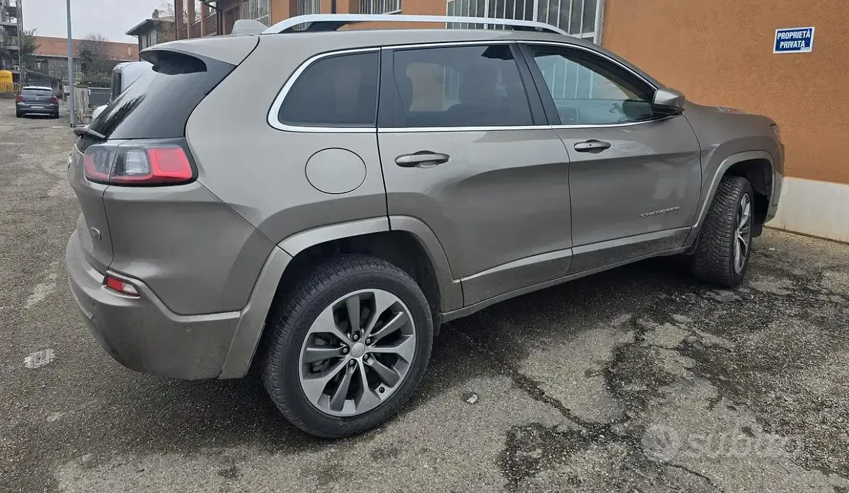 Usata Jeep Cherokee Overland 194 CV (142 kW) 2019 Grigio SUV
