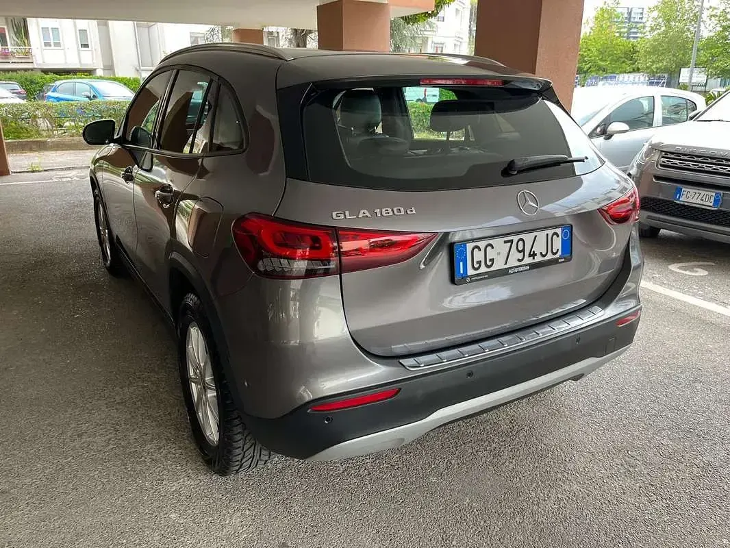 Usata Mercedes 180 116 CV (85 kW) 2021 Grigio Berlina