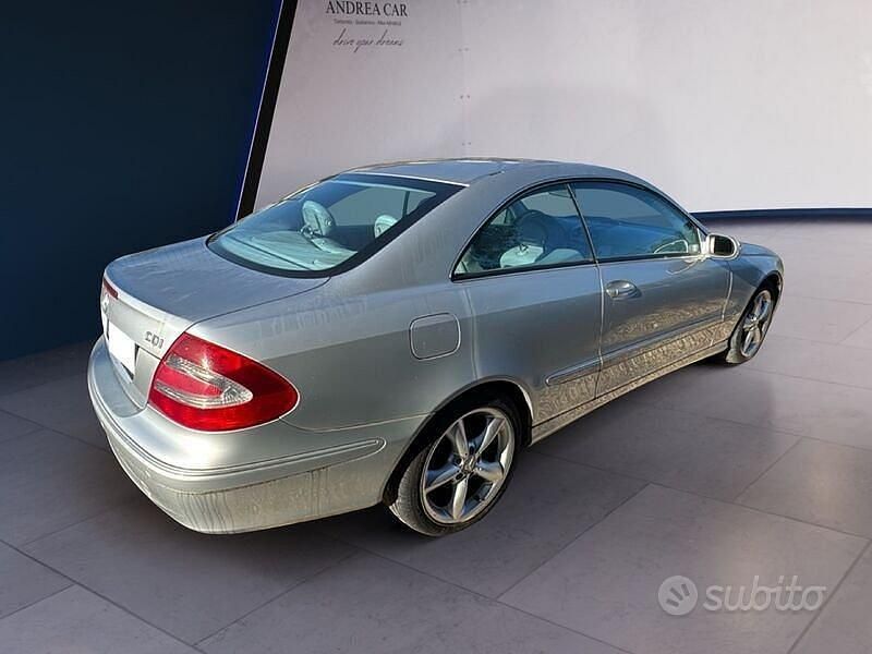 Usata Mercedes CLK270 Elegance 169 CV (124 kW) 2004 Grigio Coupé