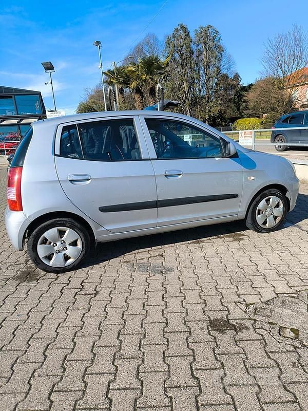 Usata Kia Picanto LX 65 CV (47 kW) 2006 Grigio Utilitaria