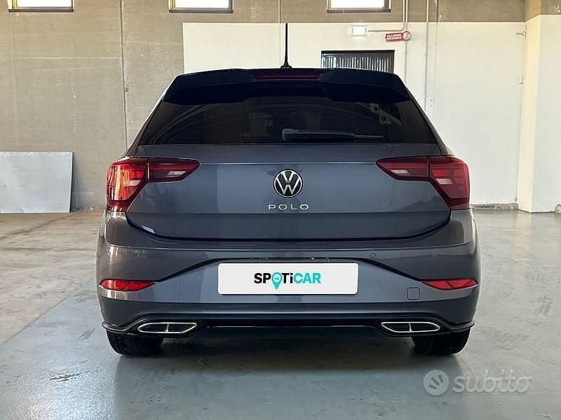 Begagnad VW Polo R-line 95 HK (69 kW) 2022 Grå Halvkombi
